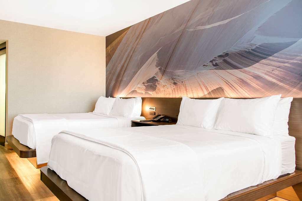 Cambria Hotel Milwaukee Downtown Room photo